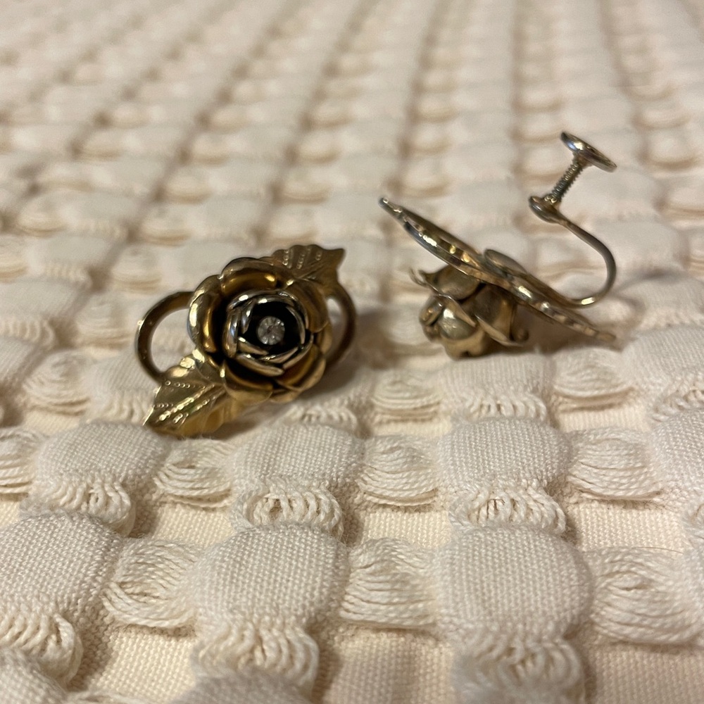 Vintage Gold Color Clip Screw On Costume Flower Earrings